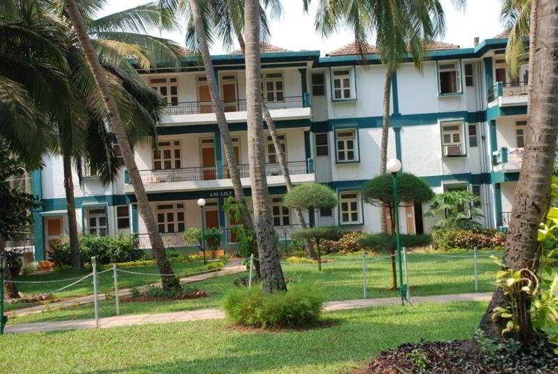 Dona Alcina Resorts Candolim Exteriör bild