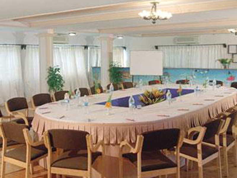 Dona Alcina Resorts Candolim Exteriör bild