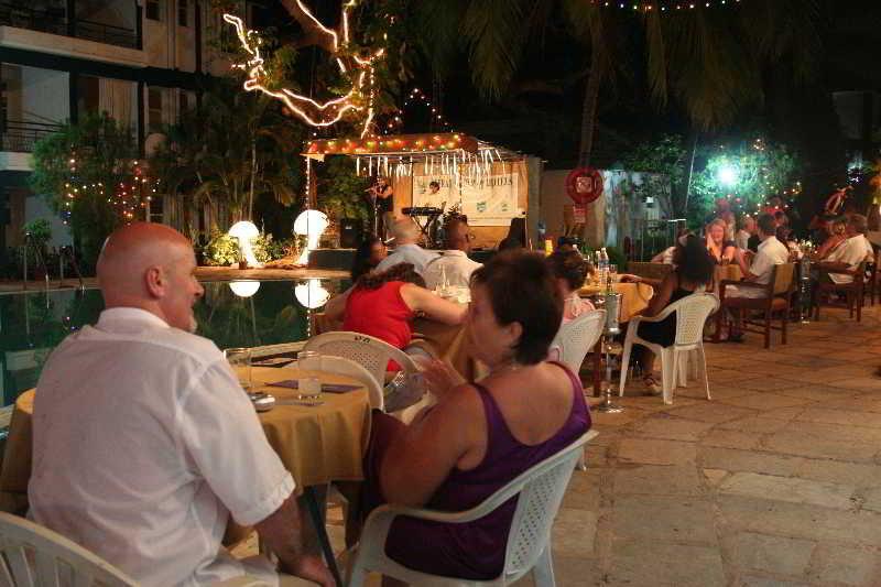 Dona Alcina Resorts Candolim Exteriör bild