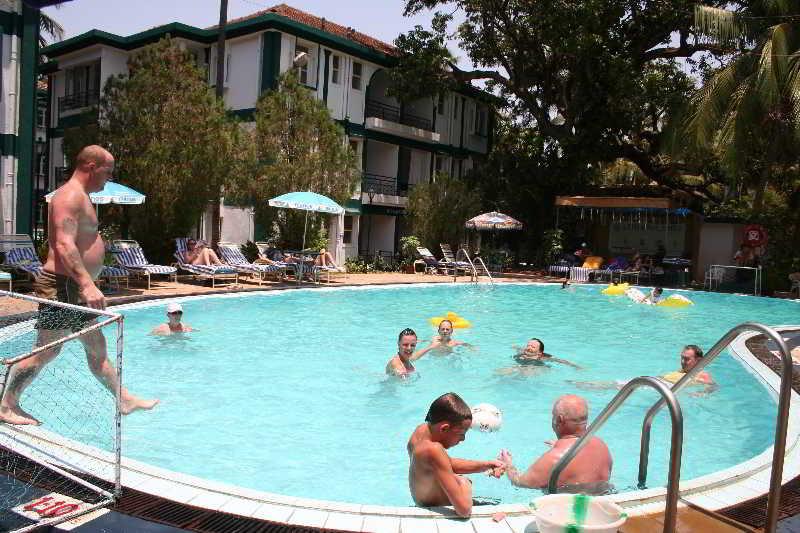 Dona Alcina Resorts Candolim Exteriör bild