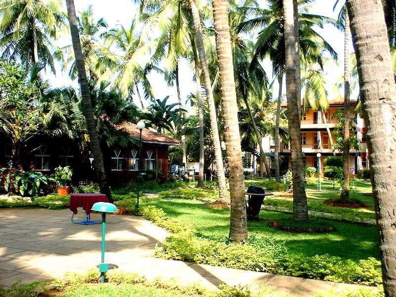 Dona Alcina Resorts Candolim Exteriör bild